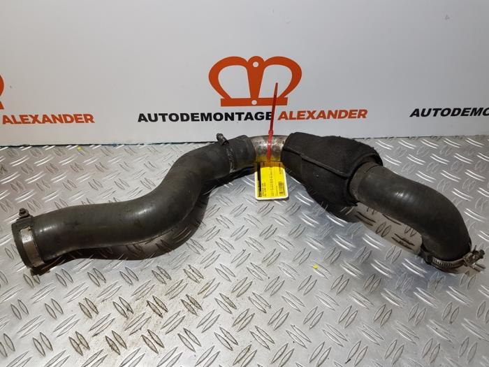 Gebrauchte Intercooler Schlauch Opel Vivaro A 2.5 CDTI 16V Preis auf Anfrage angeboten von Alexander Autodemontage