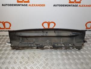 Used Front bumper, central component Ford Fiesta 6 (JA8) 1.6 TDCi 16V 95 Price on request offered by Alexander Autodemontage