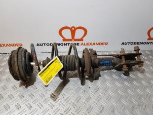Used Fronts shock absorber, left Renault Laguna II (BG) 1.9 dCi 110 Price on request offered by Alexander Autodemontage