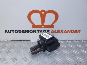 Used Ignition lock + key Mercedes A (W169) 2.0 A-160 CDI 16V 5-Drs. Price on request offered by Alexander Autodemontage