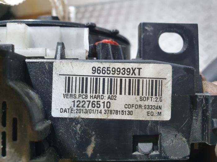 Interruptor combinado columna de dirección de un Fiat Scudo (270) 1.6 D Multijet DPF 2013