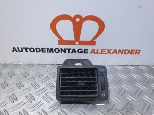 Usagé Grille aération tableau de bord Fiat Scudo (270) 1.6 D Multijet DPF Prix sur demande proposé par Alexander Autodemontage