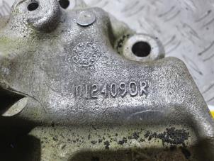 Engine mount from a Fiat Scudo (270) 1.6 D Multijet DPF 2013