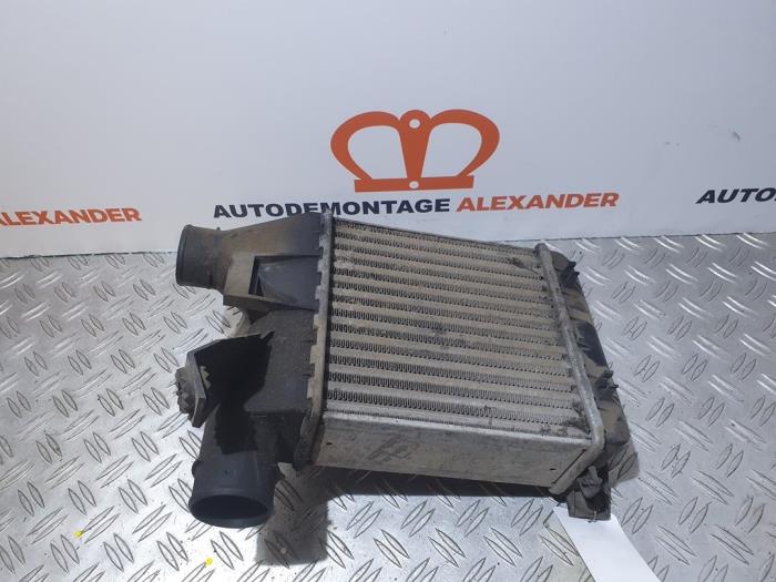 Usagé Intercooler BMW 5 serie (E39) 528i 24V Prix € 59,99 Règlement à la marge proposé par Alexander Autodemontage