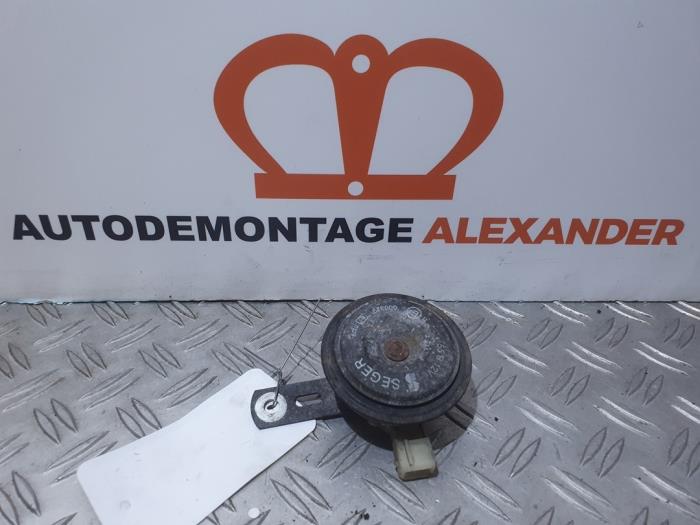 Używane Klakson Renault Megane III Grandtour (KZ) 1.5 dCi 110 Cena na żądanie oferowane przez Alexander Autodemontage