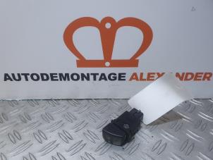 Usados Interruptor luz antiniebla Hyundai Starex (H 1) 2.5 TD Precio de solicitud ofrecido por Alexander Autodemontage