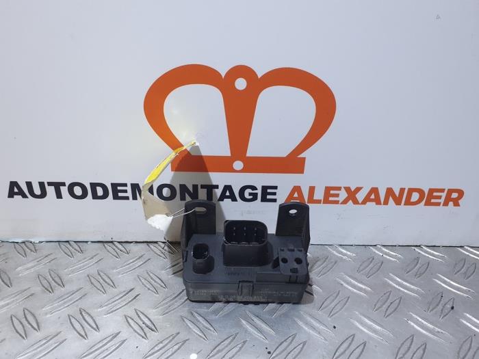 Mercedes W163 Glow plug relays stock