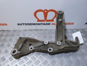 Used Front wishbone support, left Seat Leon (1P1) 1.6 Price on request offered by Alexander Autodemontage