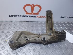 Used Front wishbone support, left Volkswagen Caddy III (2KA,2KH,2CA,2CH) 1.9 TDI Price on request offered by Alexander Autodemontage
