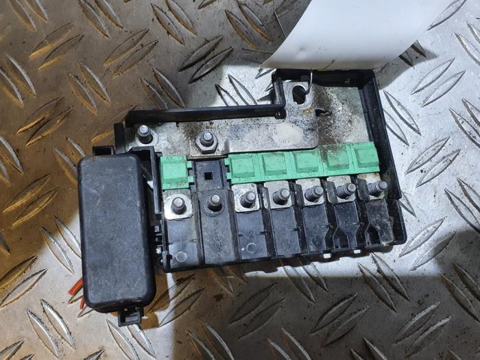 Fuse box Skoda Fabia II Combi 1.2 TSI 6R0937550A SKODA