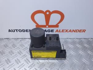 Używane Pompa prózniowa elektrycznego zamka drzwiowego Audi A3 (8L1) 1.9 TDI 110 Cena € 150,00 Procedura marży oferowane przez Alexander Autodemontage