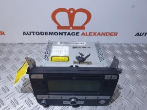 Used Radio CD player Volkswagen Golf V Variant (1K5) 1.9 TDI Price on request offered by Alexander Autodemontage