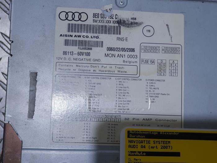 Navigation System van een Audi A4 Avant (B7) 1.9 TDI 2007