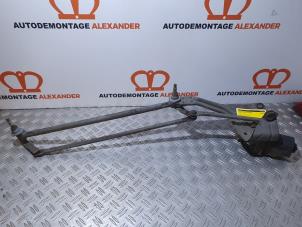 Used Wiper motor + mechanism Renault Megane Coupé (DA) 1.4 16V Price on request offered by Alexander Autodemontage