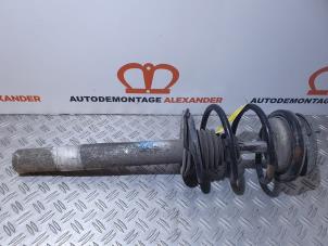 Used Fronts shock absorber, left BMW 5 serie (E39) 528i 24V Price on request offered by Alexander Autodemontage