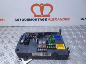 Used Fuse box Peugeot 508 (8D) 2.0 Hybrid4 16V Price € 70,00 Margin scheme offered by Alexander Autodemontage