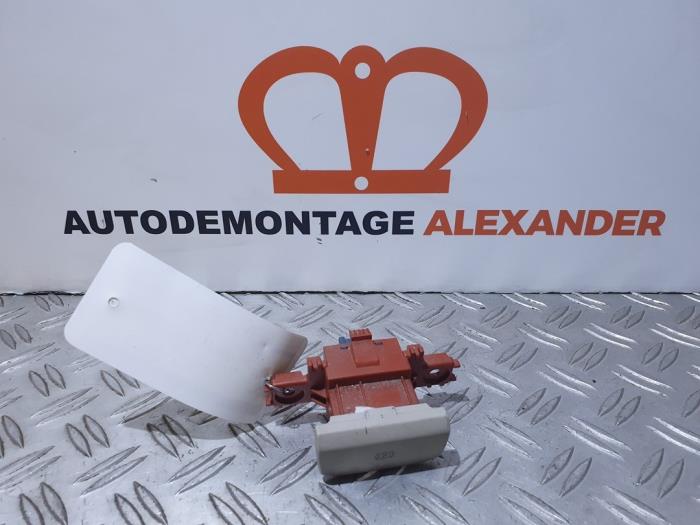 Gebrauchte Handbremse Schalter Peugeot 508 (8D) 2.0 Hybrid4 16V Preis € 40,00 Margenregelung angeboten von Alexander Autodemontage