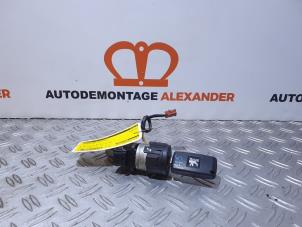 Usagé Serrure de contact + clé Peugeot 207 CC (WB) 1.6 16V Prix € 50,00 Règlement à la marge proposé par Alexander Autodemontage