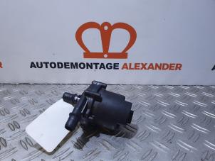 Używane Dodatkowa pompa wodna Peugeot 508 (8D) 2.0 Hybrid4 16V Cena € 25,00 Procedura marży oferowane przez Alexander Autodemontage