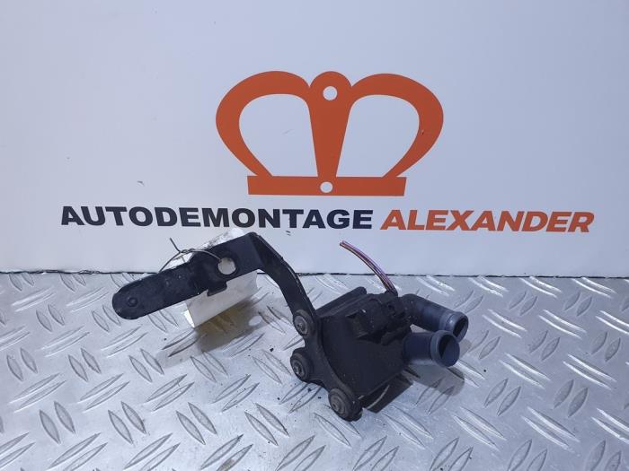 Begagnade Vattenpump Volkswagen Caddy III (2KA,2KH,2CA,2CH) 1.6 TDI 16V Pris € 60,00 Marginaltabell erbjuds av Alexander Autodemontage