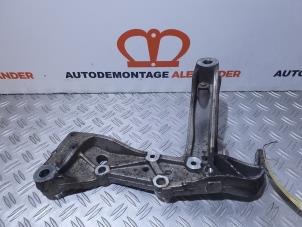 Usagé Support bras de suspension avant gauche Audi A3 (8P1) 1.6 TDI 16V Prix € 25,00 Règlement à la marge proposé par Alexander Autodemontage