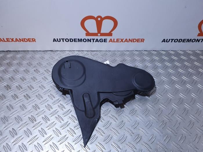 Usagé Couvercle de distribution Volkswagen Caddy III (2KA,2KH,2CA,2CH) 1.6 TDI 16V Prix € 10,00 Règlement à la marge proposé par Alexander Autodemontage
