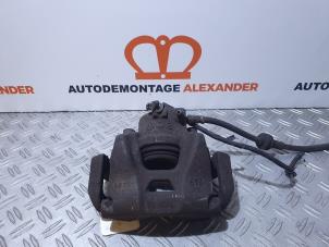 Used Front brake calliper, right Alfa Romeo Giulietta (940) 1.6 JTDm 16V Price € 70,00 Margin scheme offered by Alexander Autodemontage