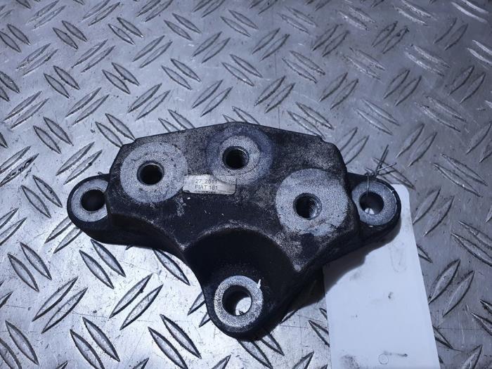 Gearbox mount Alfa Romeo Giulietta 1.6 JTDm 16V 51838161 C635