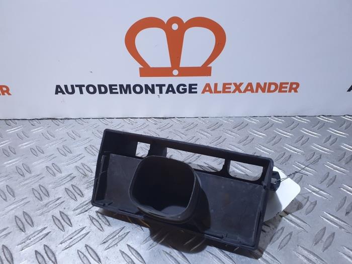 Begagnade Lufttratt Seat Ibiza ST (6J8) 1.2 TDI Ecomotive Pris på förfrågan erbjuds av Alexander Autodemontage