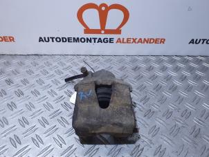 Used Front brake calliper, right Volkswagen Caddy III (2KA,2KH,2CA,2CH) 1.6 TDI 16V Price on request offered by Alexander Autodemontage