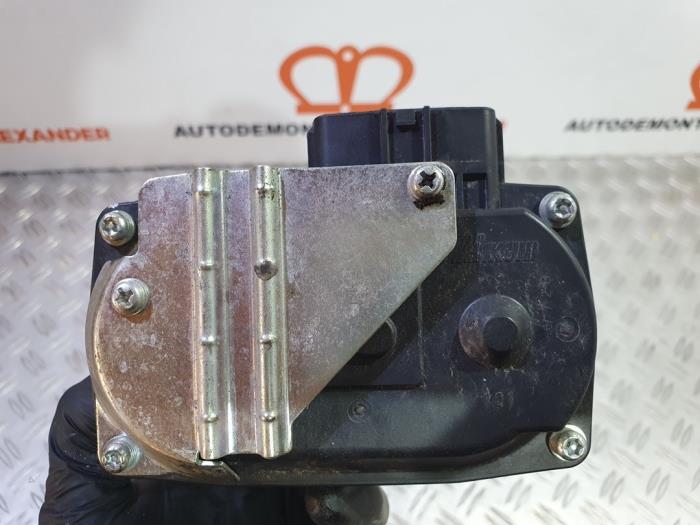 Throttle body from a Mitsubishi Space Star (A0) 1.2 12V 2018
