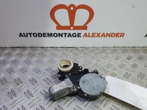 Used Door window motor Toyota Yaris II (P9) 1.3 16V VVT-i Price on request offered by Alexander Autodemontage