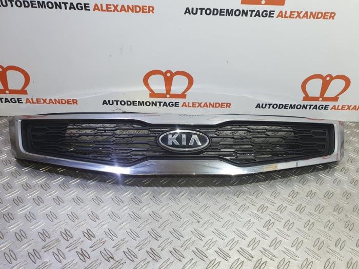 Używane Grill Kia Cee'd (EDB5) 1.4 CVVT 16V Cena € 100,00 Procedura marży oferowane przez Alexander Autodemontage