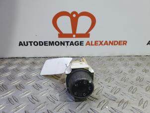 Używane Przelacznik nagrzewnicy Toyota Yaris II (P9) 1.0 12V VVT-i Cena na żądanie oferowane przez Alexander Autodemontage