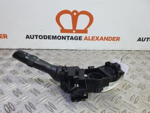 Used Indicator, left Toyota Yaris II (P9) 1.0 12V VVT-i Price on request offered by Alexander Autodemontage