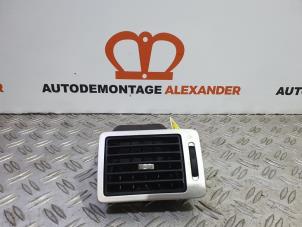 Gebrauchte Luftgitter Armaturenbrett Peugeot 307 CC (3B) 2.0 16V Preis auf Anfrage angeboten von Alexander Autodemontage