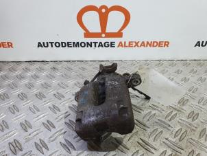 Used Rear brake calliper, left Peugeot 307 CC (3B) 2.0 16V Price € 50,00 Margin scheme offered by Alexander Autodemontage