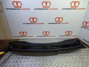 Used Cowl top grille Nissan Micra (K13) 1.2 12V Price on request offered by Alexander Autodemontage