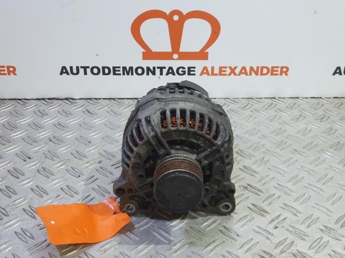 Begagnade Dynamo Audi A4 Avant (B7) 1.9 TDI Pris € 19,99 Inklusive moms erbjuds av Alexander Autodemontage
