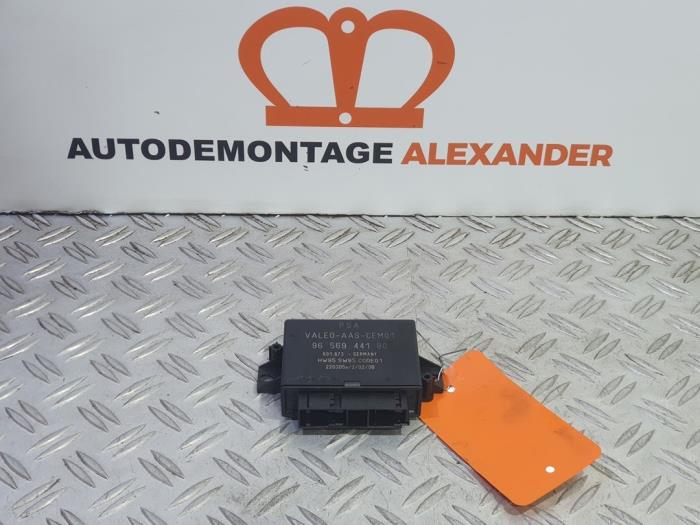Begagnade PDC-modul Peugeot 307 CC (3B) 2.0 16V Pris € 44,99 Inklusive moms erbjuds av Alexander Autodemontage