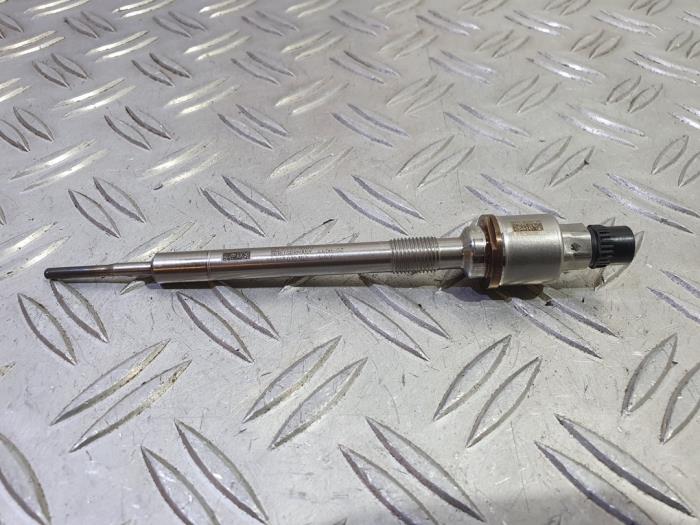 Glow plug Opel Zafira Tourer 1.6 CDTI 16V ecoFLEX 136 55571600 B16DTH