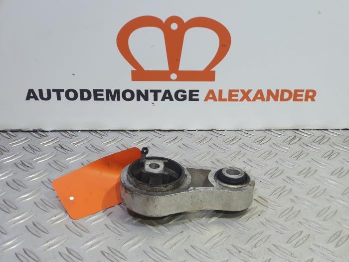 Used Engine mount Renault Trafic New (FL) 2.5 dCi 16V 115 FAP Price € 40,00 Margin scheme offered by Alexander Autodemontage