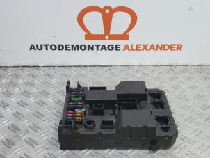 Używane Skrzynka bezpieczników Peugeot 307 CC (3B) 2.0 16V Cena € 100,00 Procedura marży oferowane przez Alexander Autodemontage