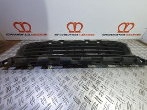 Used Bumper grille Peugeot 308 SW (L4/L9/LC/LJ/LR) 1.2 12V e-THP PureTech 110 Price on request offered by Alexander Autodemontage