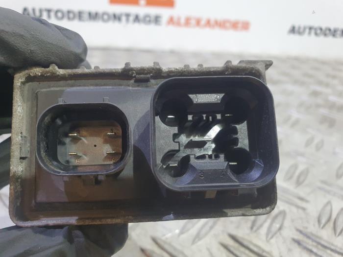 Glow plug relay Opel Corsa D 1.3 CDTi 16V ecoFLEX 55574293