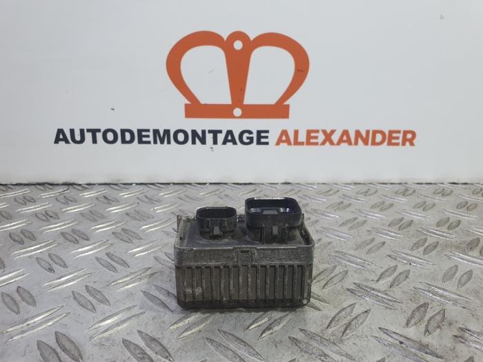 Glow plug relay Opel Corsa D 1.3 CDTi 16V ecoFLEX 55574293