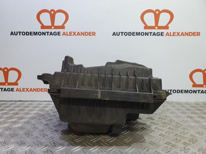 Gebrauchte Luftfiltergehäuse Renault Trafic New (FL) 2.0 dCi 16V 90 Preis auf Anfrage angeboten von Alexander Autodemontage