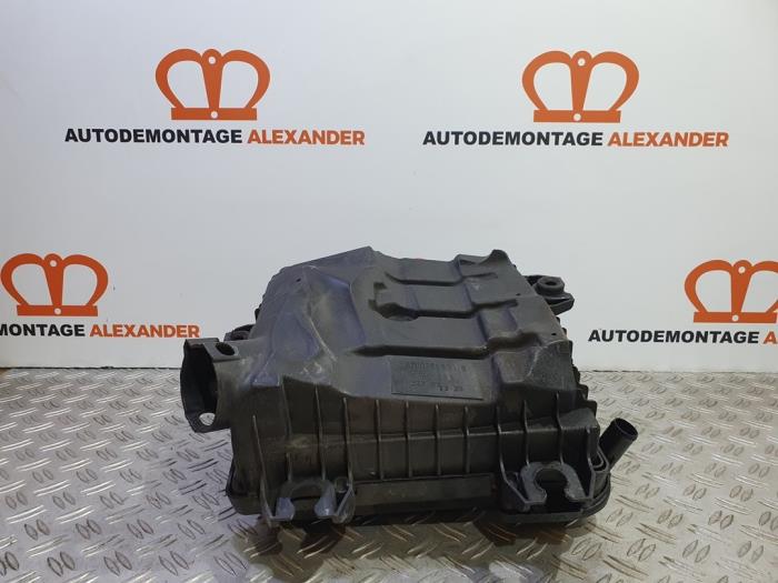 Gebrauchte Luftfiltergehäuse Renault Trafic New (FL) 2.0 dCi 16V 90 Preis auf Anfrage angeboten von Alexander Autodemontage