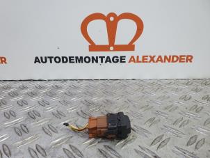 Used Rear window heating switch Renault Trafic New (FL) 2.0 dCi 16V 90 Price on request offered by Alexander Autodemontage