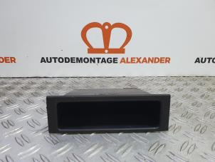 Used Radio, miscellaneous Renault Trafic New (FL) 2.5 dCi 16V 115 FAP Price on request offered by Alexander Autodemontage